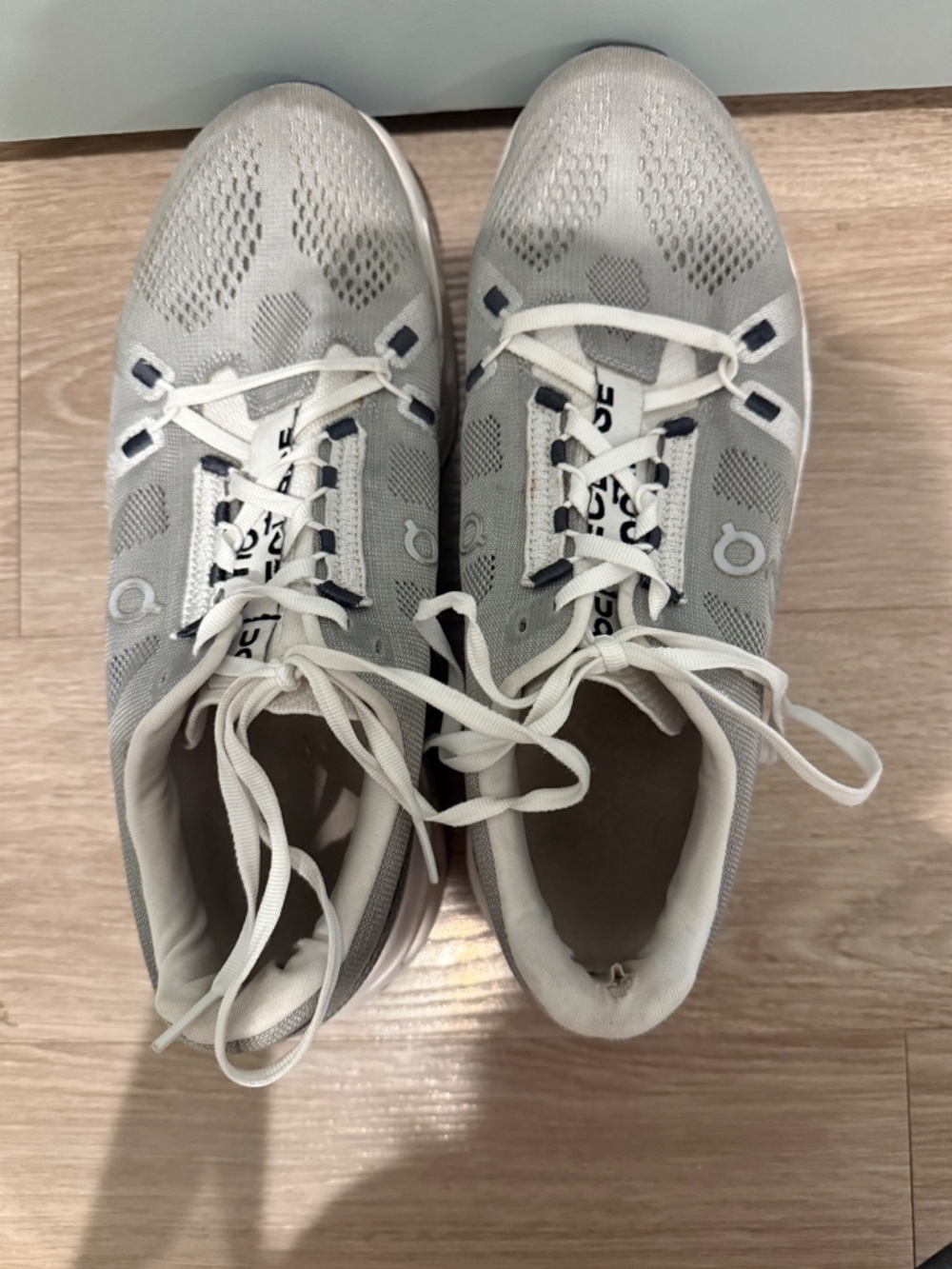 On Clouds Men Shoes - Picture 7 of 12